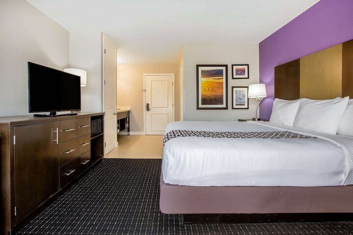 La Quinta Inn & Suites by Wyndham Pomona