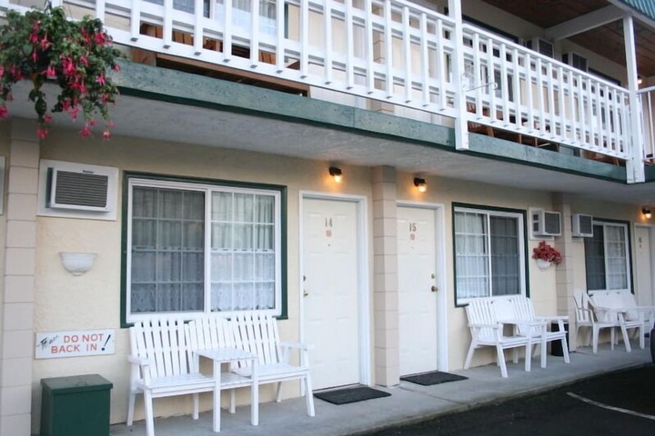 Hotel 2 of 70