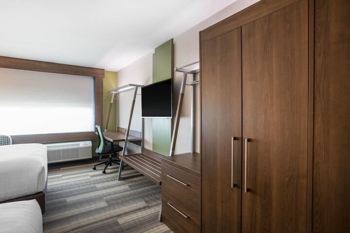 Room 18 of 31