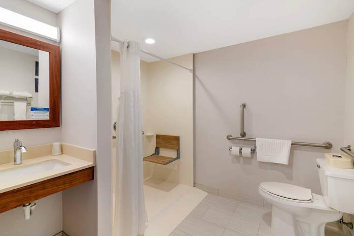 Comfort Inn Manchester Airport