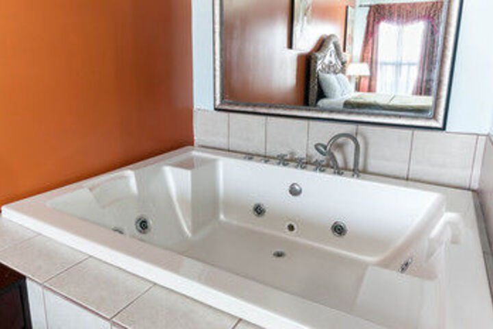 Motown Inn & Suites