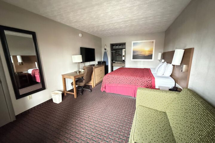 Days Inn by Wyndham Seymour
