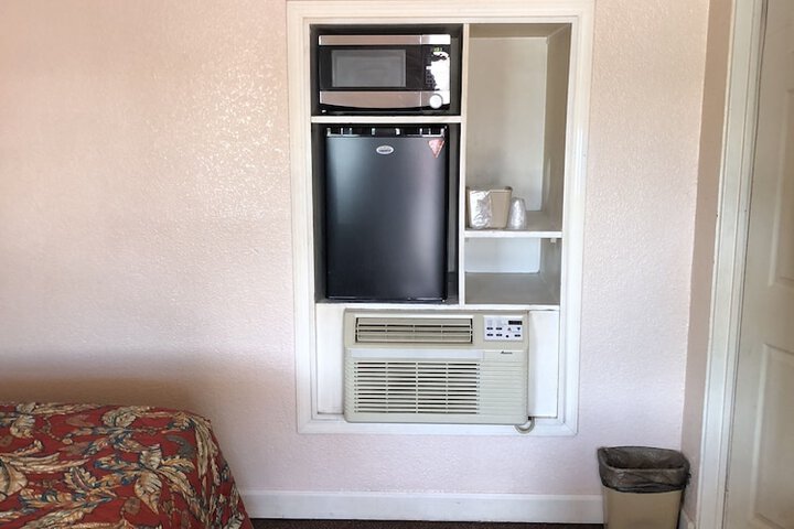 Budget Inn