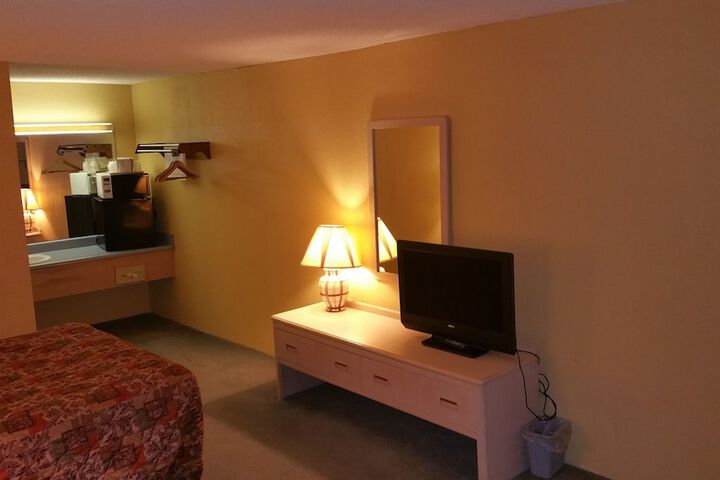 Room 11 of 46