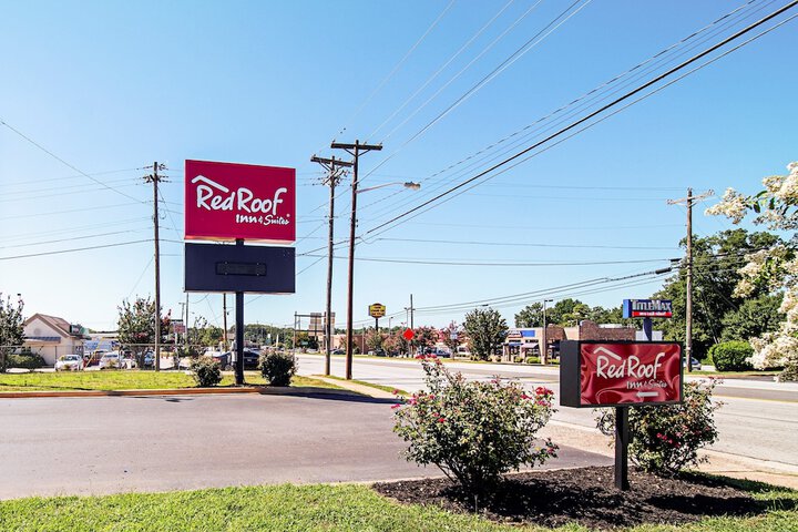 Red Roof Inn & Suites Greenwood SC