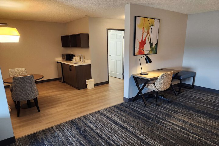La Quinta Inn & Suites by Wyndham Warner Robins - Robins AFB