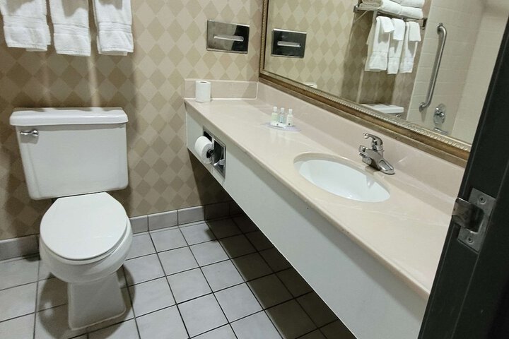 Room 17 of 41