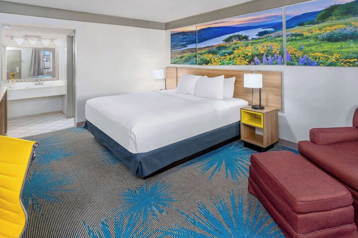 Room 12 of 26