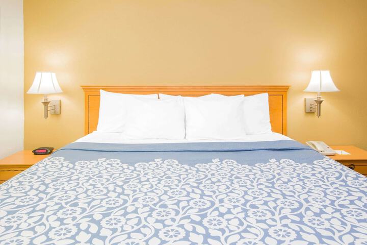 Room 8 of 15