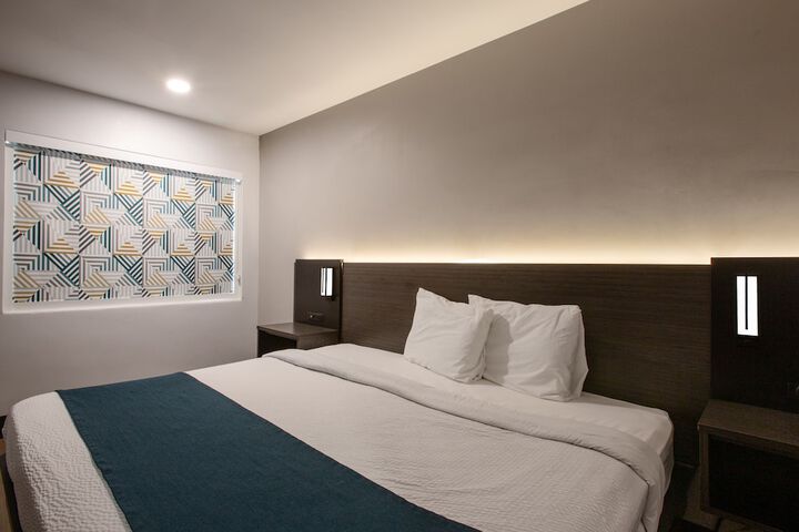 Room 18 of 31
