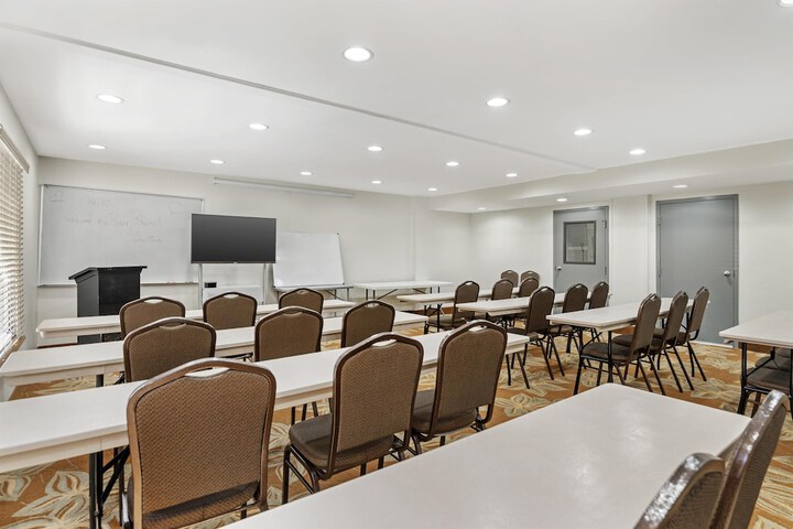 Best Western PLUS Executive Hotel