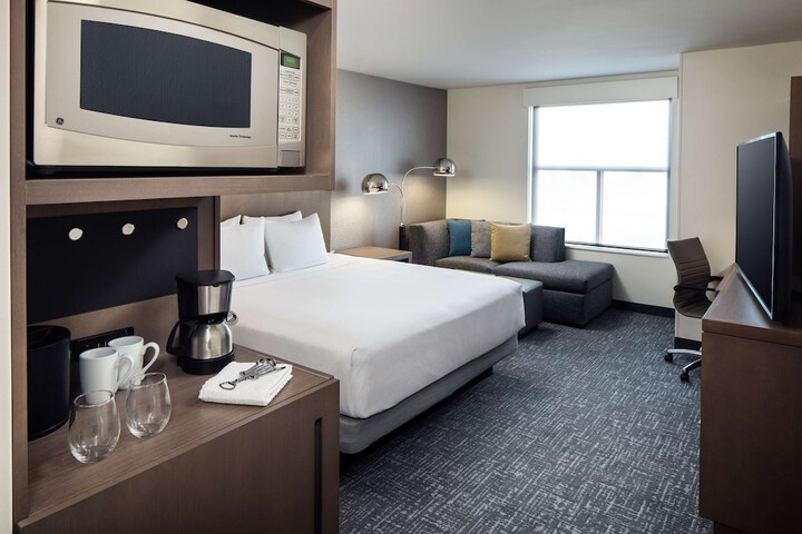 Room 21 of 37