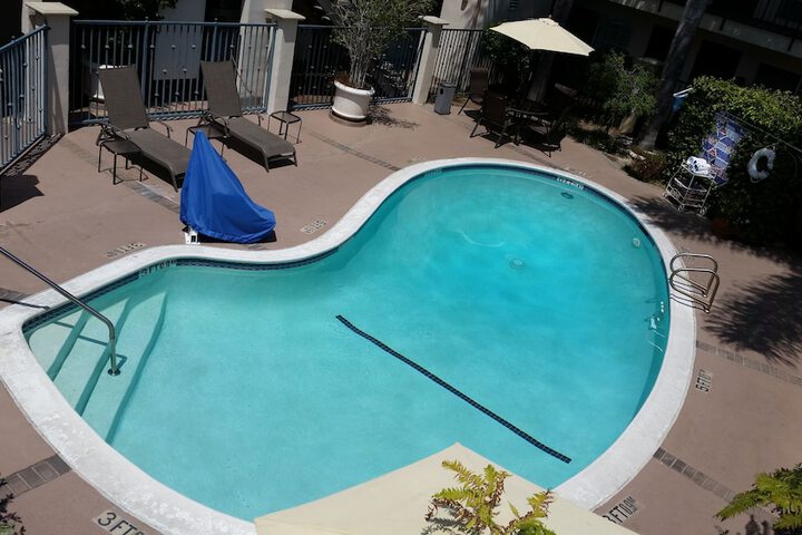 Pool 5 of 18