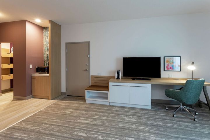 Room 11 of 27
