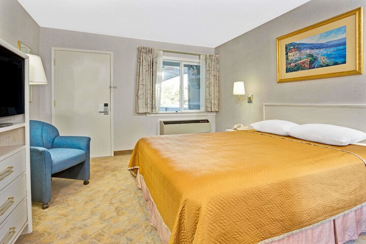 Room 11 of 62