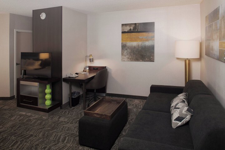 Room 25 of 36