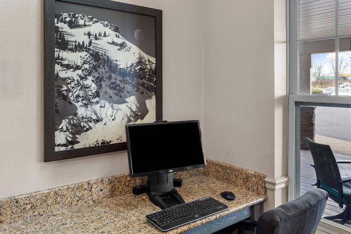 Country Inn & Suites by Radisson Beckley, WV
