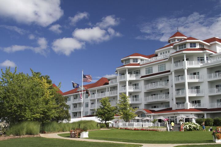 Hotel 4 of 211