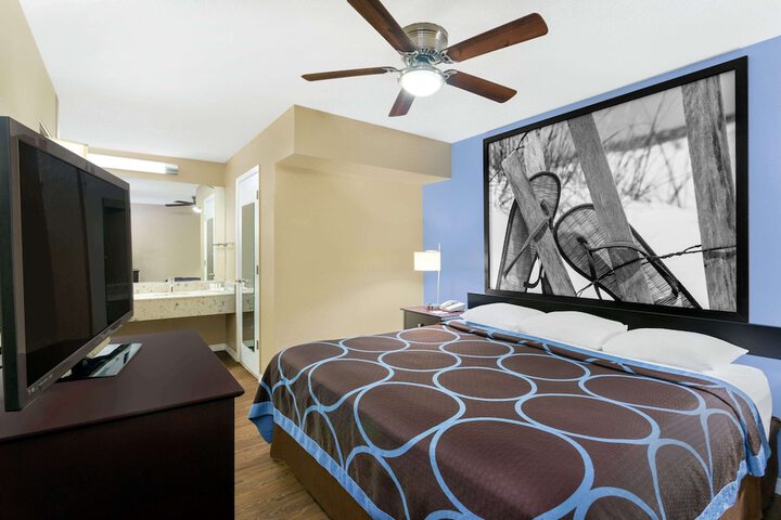 Room 16 of 24