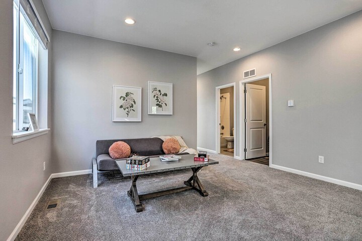 Cozy Abode w / Patio 7 Mi to Dtwn Denver