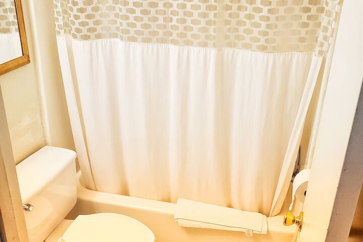 Room 10 of 36
