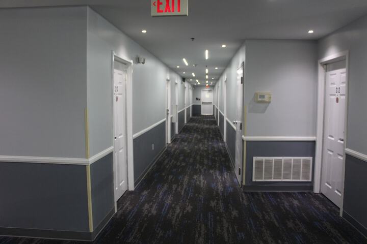 Ballroom/Hall 27 of 31