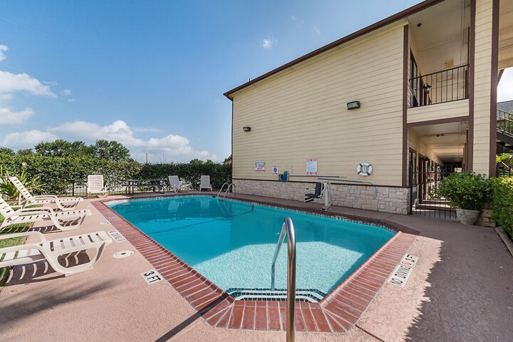 Pool 7 of 53