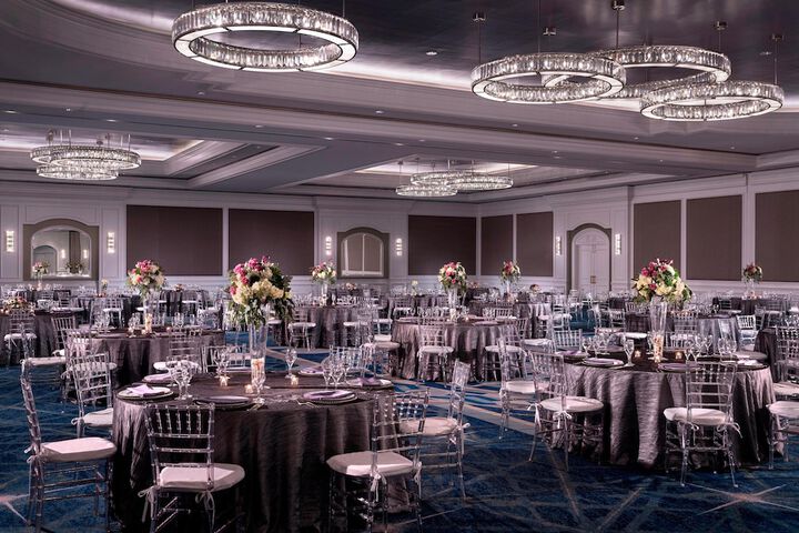 Ballroom/Hall 119 of 158