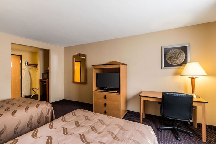 Room 11 of 25
