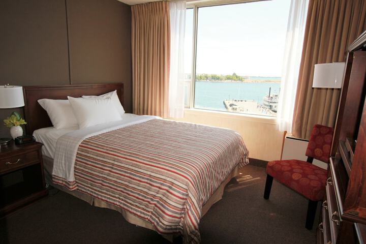 Confederation Place - Hotel