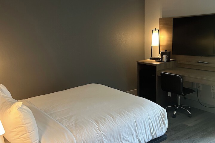 Room 39 of 76
