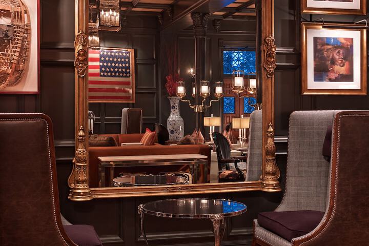 Lounge 69 of 76
