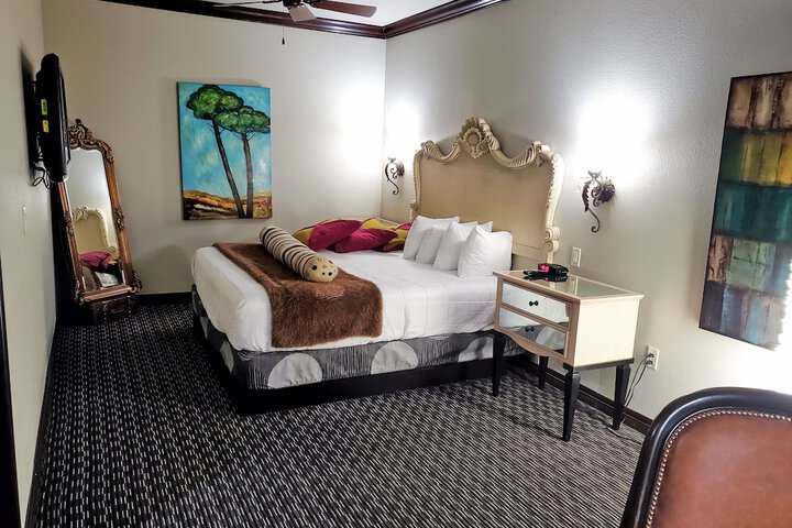 Room 19 of 66