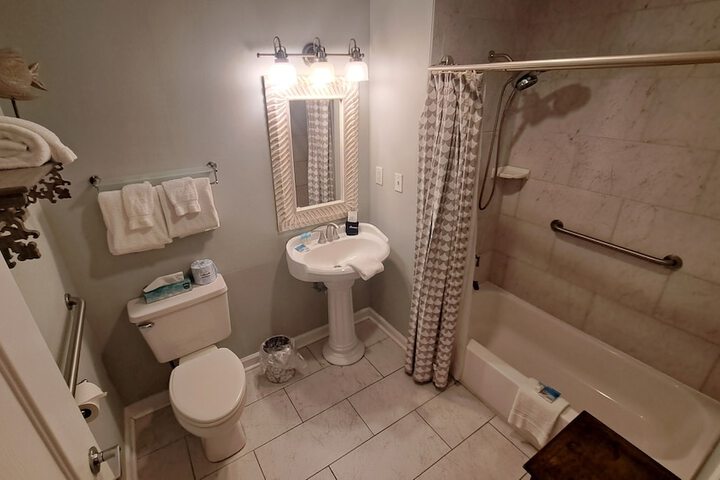 Room 47 of 159