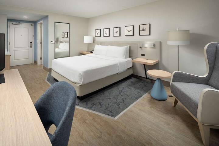 Room 15 of 37