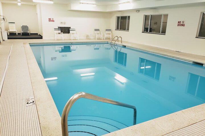 Days Inn & Suites by Wyndham Morris / I-80