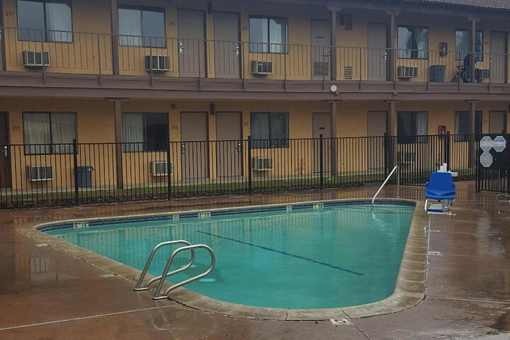 Pool 20 of 40