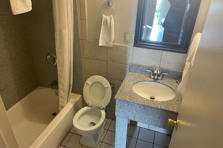 Room 18 of 22