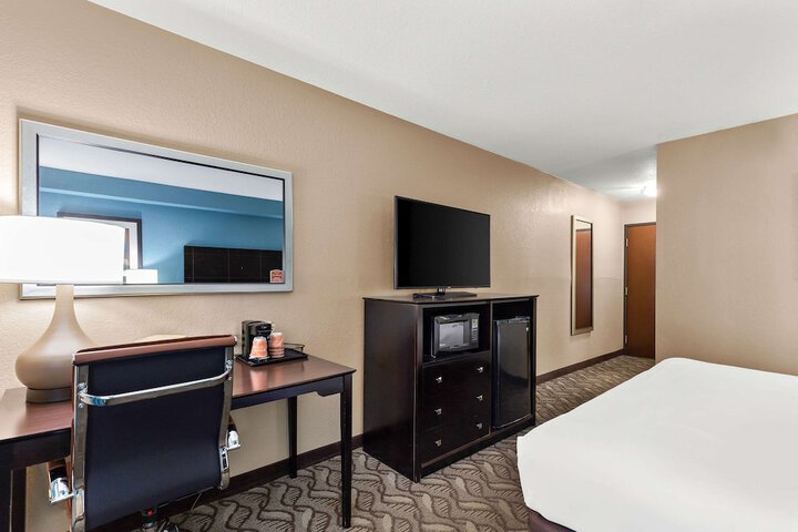 Room 16 of 46