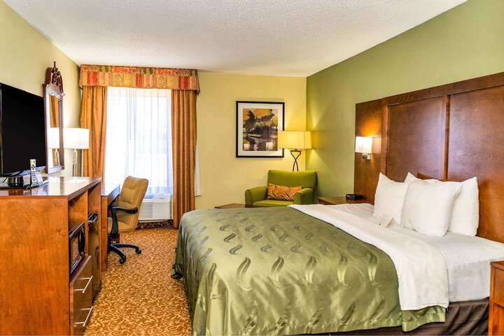 Room 25 of 28