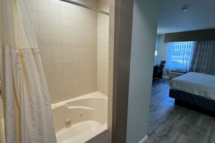 Wingate by Wyndham Bel Air I-95 Exit 77A / APG Area