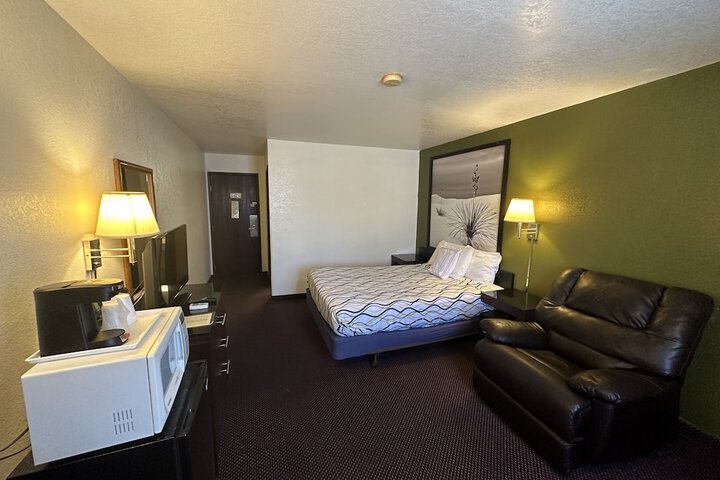 Room 16 of 21