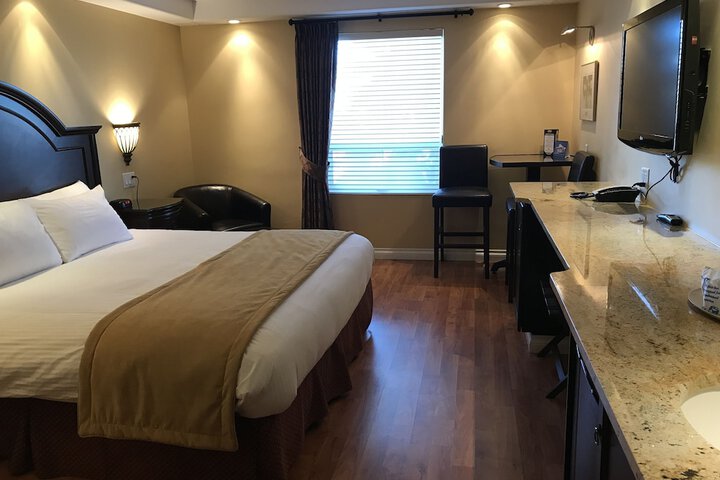 Room 33 of 62