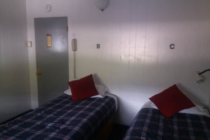 Room 31 of 104