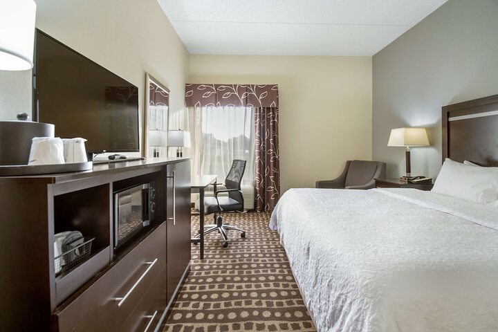 Room 6 of 27