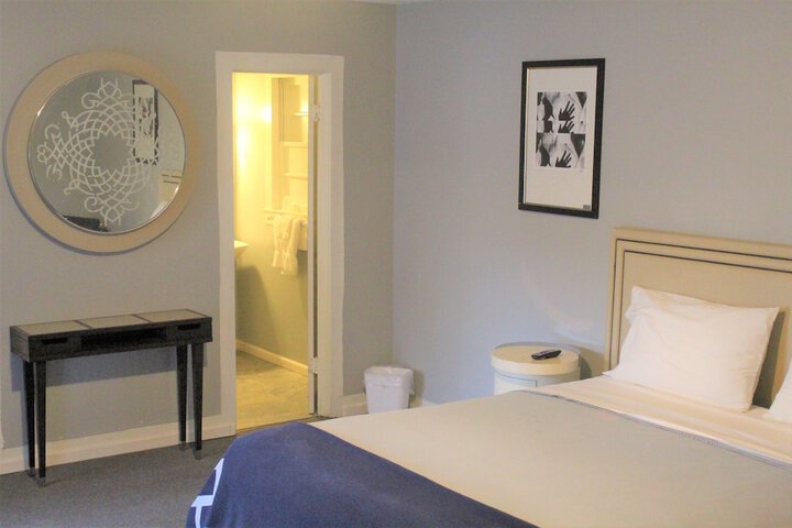 Room 5 of 15
