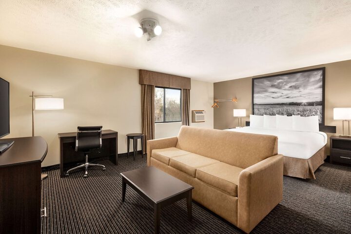 Room 9 of 35