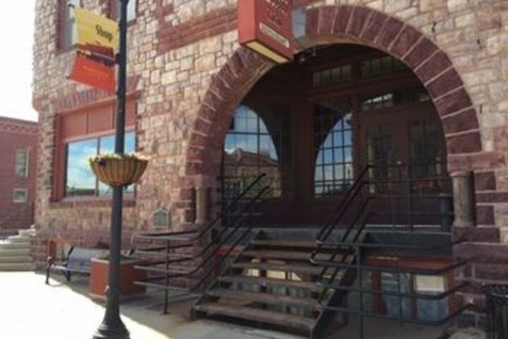 Historic Calumet Inn