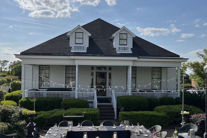1842 Inn