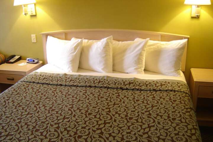 Room 52 of 61